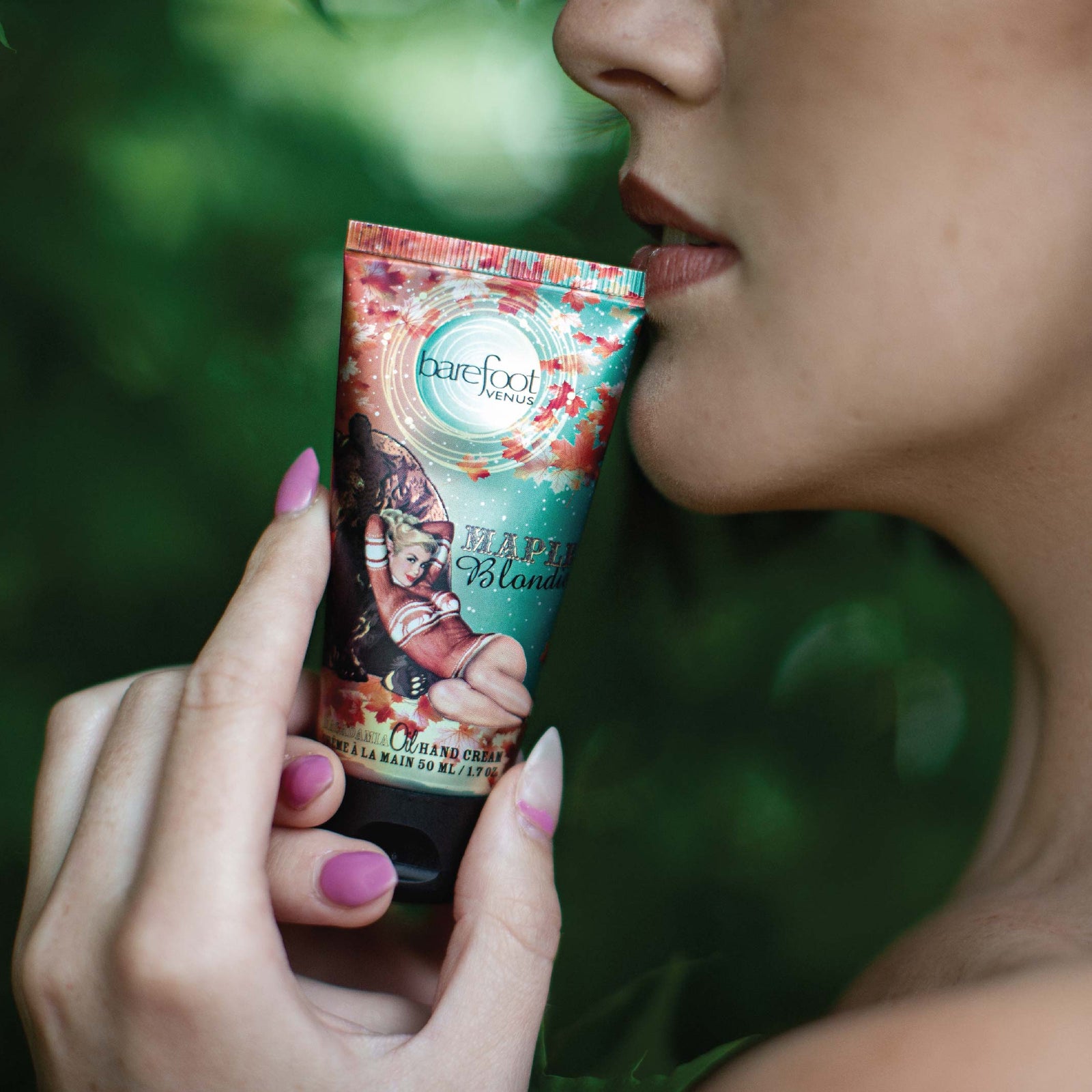 Maple Blondie Hand Cream MACADAMIA NUT MOISTURE RECOVERY. Barefoot Venus